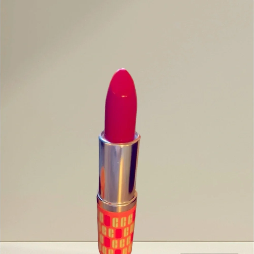 Clinique Lip Color + Primer in Cherry Pop new